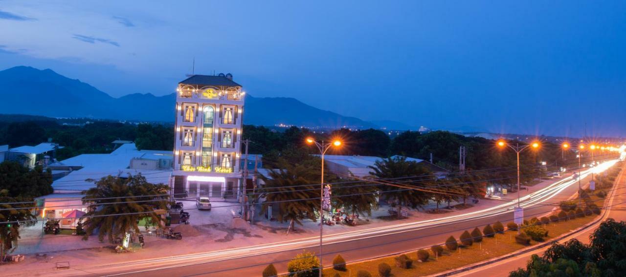 Thoi Binh Hotel Cam Lam Exteriör bild